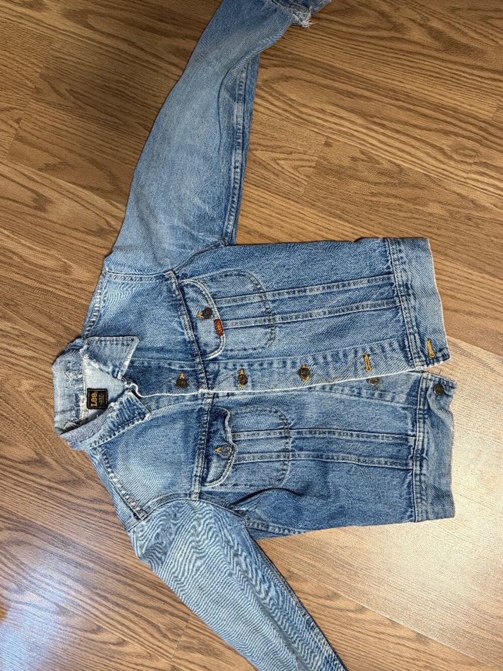 Vintage Lee Light Wash Ripped Denim Jacket Size Small